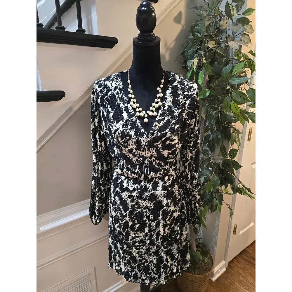 H&M Wrap Dress Women's Size Large Black White V Neck Abstract Print Long Sleeve - Picture 2 of 12